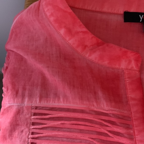 YEST Coral collarless shirt w/3/4 sleeves, intentional fading & contrast texture - Picture 7 of 9